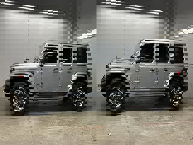 Used 2018 Jeep Wrangler Unlimited Sahara AWD/4WD image 2