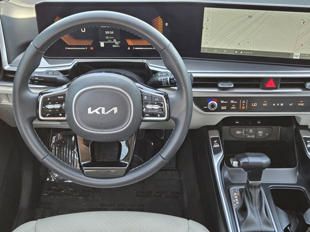 Certified 2025 Kia Sorento S image 10