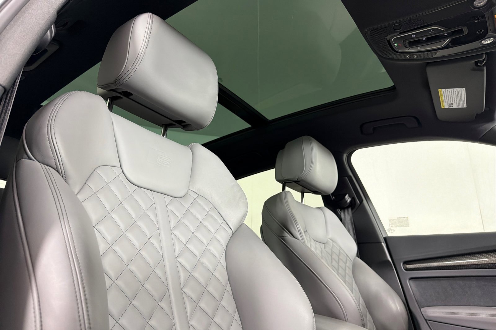 Used 2023 Audi SQ5 Premium Plus w/ Premium Plus Package image 16