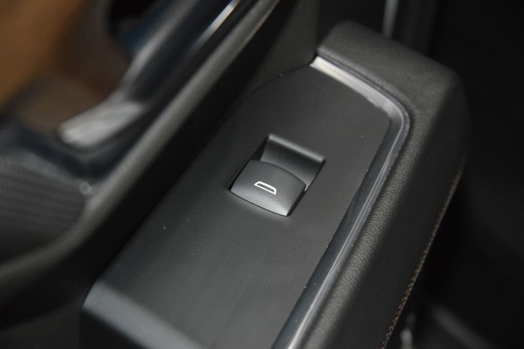 Used 2024 Chevrolet Silverado 1500 High Country w/ High Country Premium Package image 48