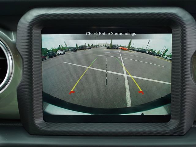 Used 2020 Jeep Wrangler Unlimited Sahara AWD/4WD image 28