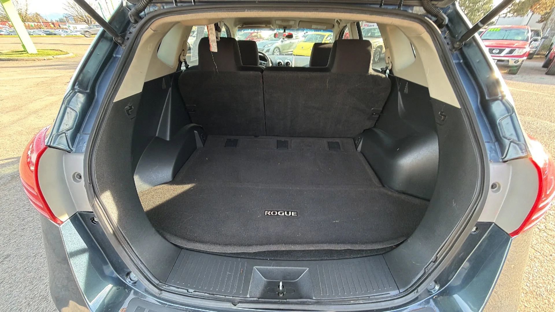 Used 2013 Nissan Rogue S image 11