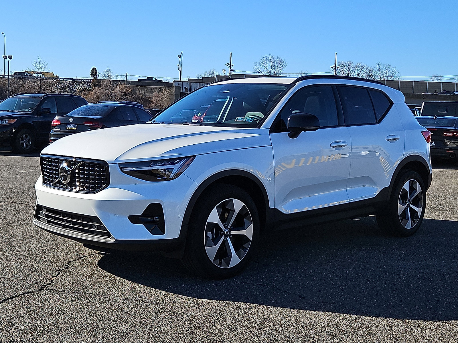 New 2026 Volvo XC40 B5 Plus w/ Protection Package Premier AWD/4WD image 3