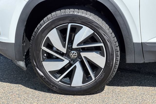 Used 2024 Volkswagen Atlas SE AWD/4WD image 45