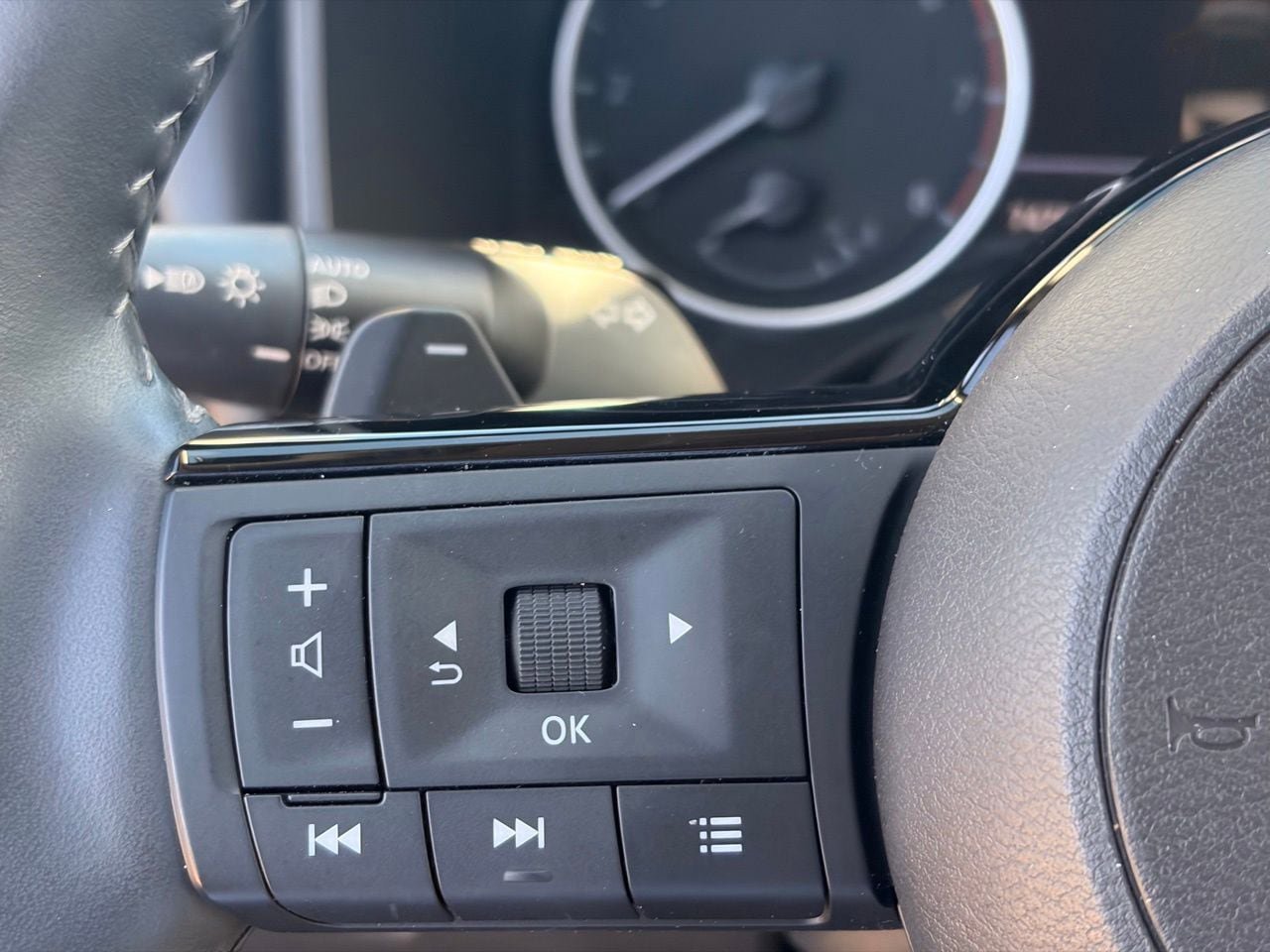Certified 2023 Nissan Rogue SV w/ SV Premium B Package FWD image 29