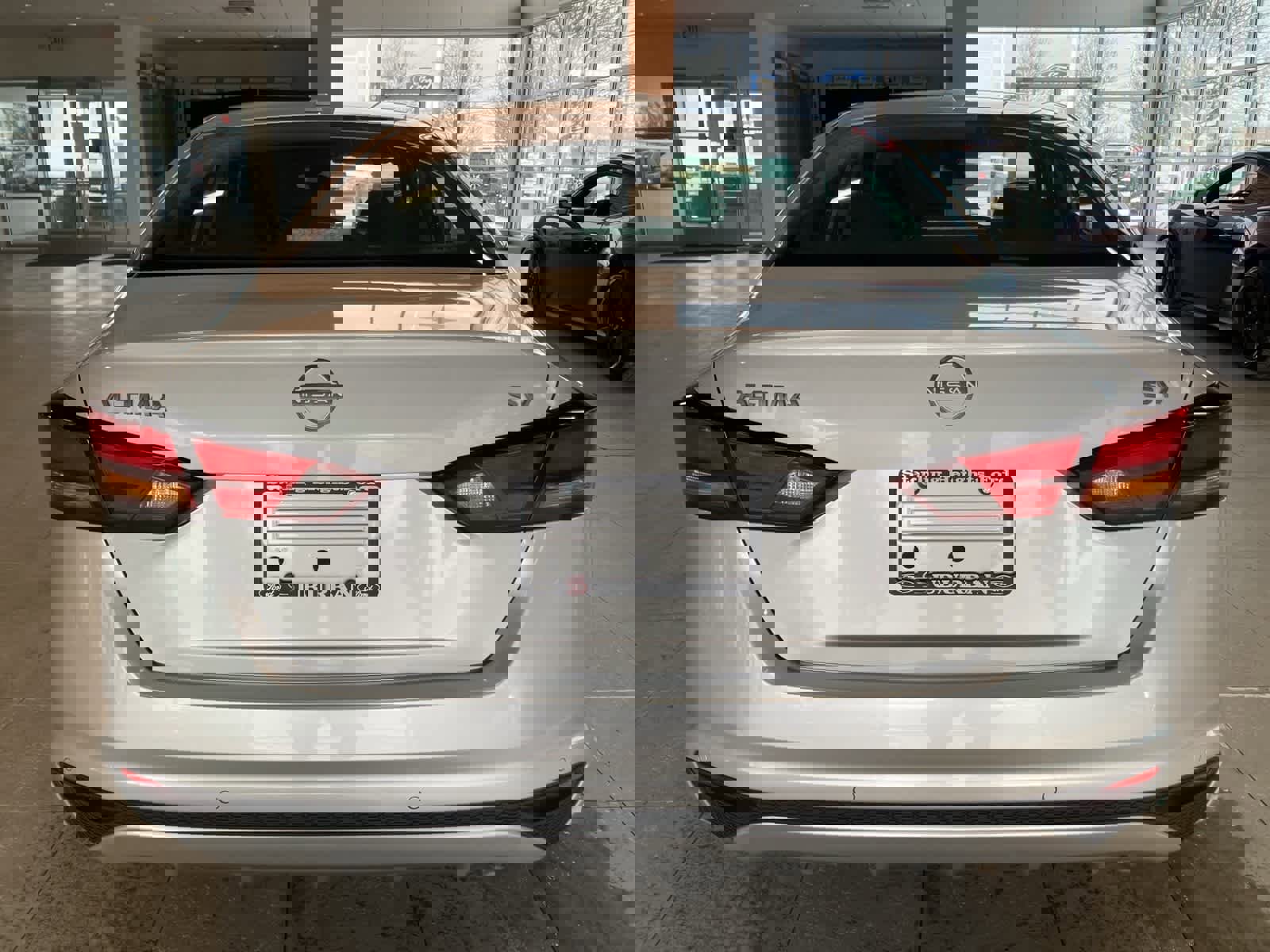 Used 2024 Nissan Altima 2.5 SV image 6