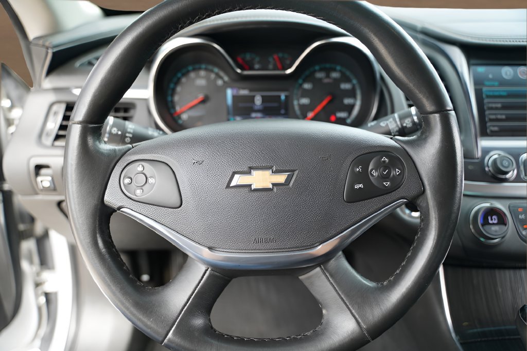 Used 2018 Chevrolet Impala LT FWD image 10