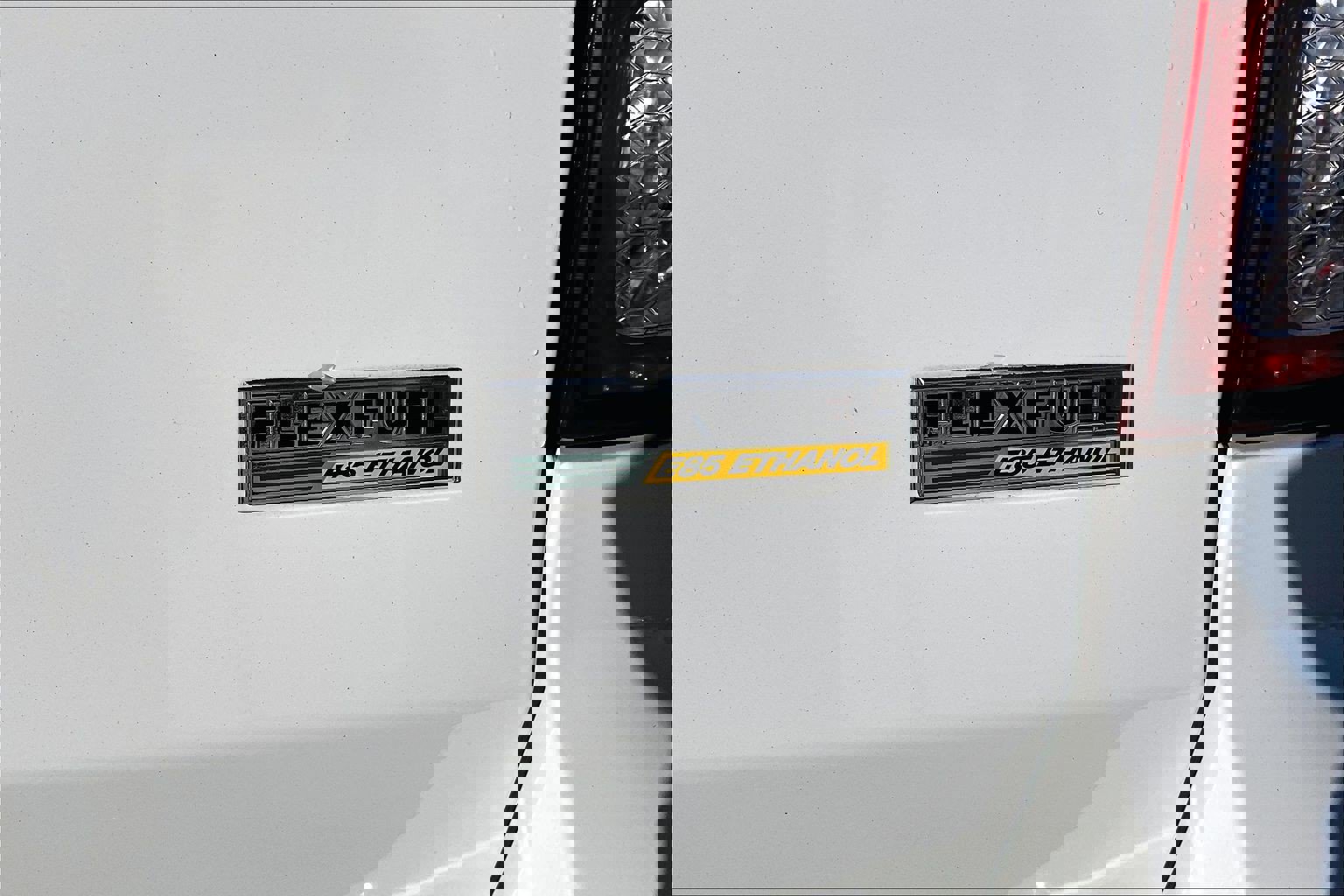 Used 2018 Dodge Grand Caravan SE w/ UConnect Hands-Free Group image 29