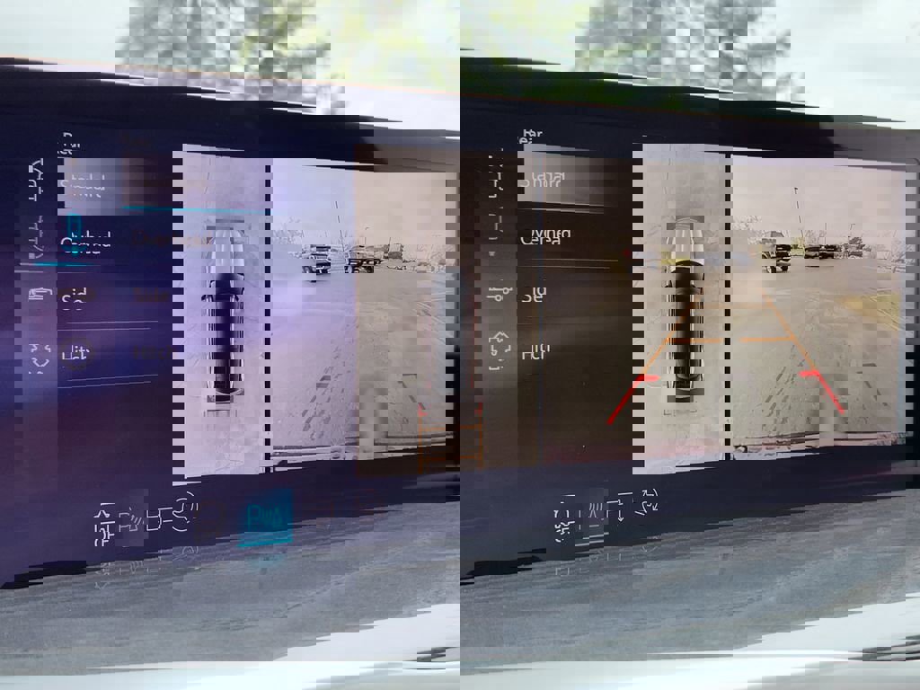 New 2025 Cadillac Escalade IQ Luxury 2 w/ LPO, Radiant Package AWD/4WD image 12