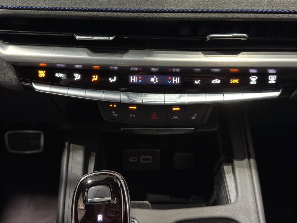 Used 2024 Cadillac XT4 Sport image 30