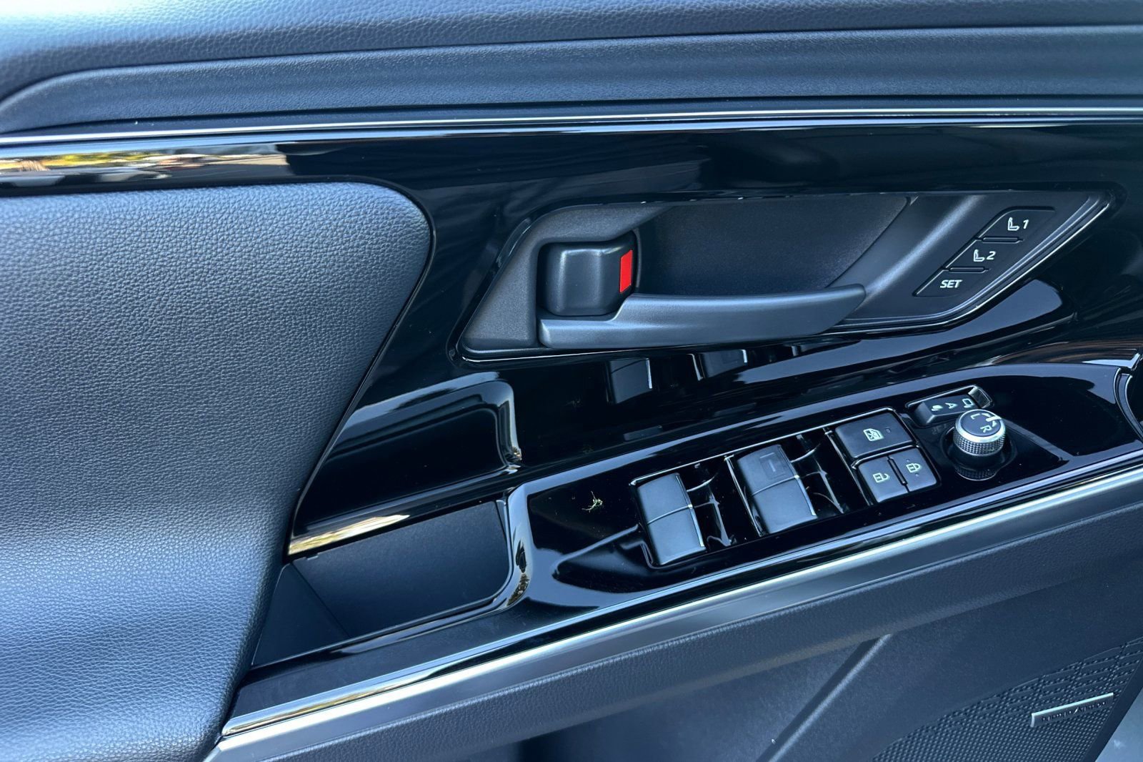 Certified 2023 Subaru Solterra AWD image 13