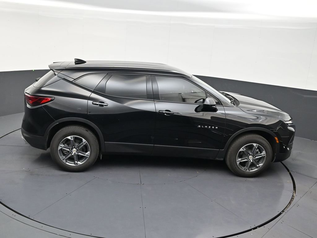 Used 2025 Chevrolet Blazer LT FWD image 17