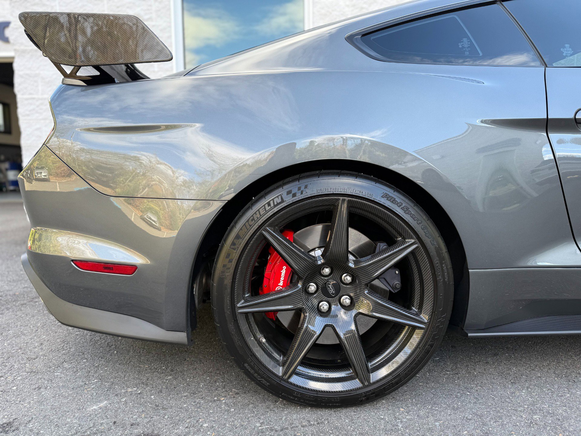 Used 2022 Ford Mustang Shelby GT500 w/ Carbon Fiber Track Pack image 39