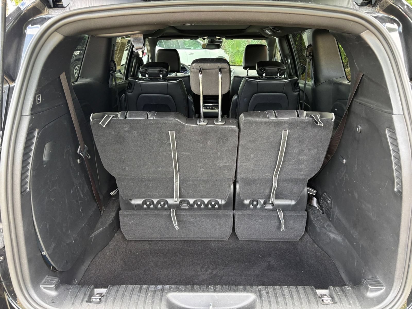 Used 2025 Chrysler Pacifica Limited FWD image 35
