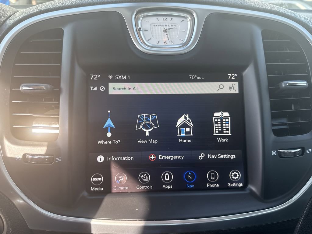 Used 2018 Chrysler 300 Touring L image 30