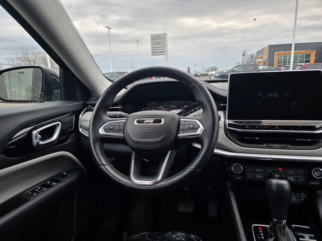 Used 2022 Jeep Compass Limited AWD/4WD image 16