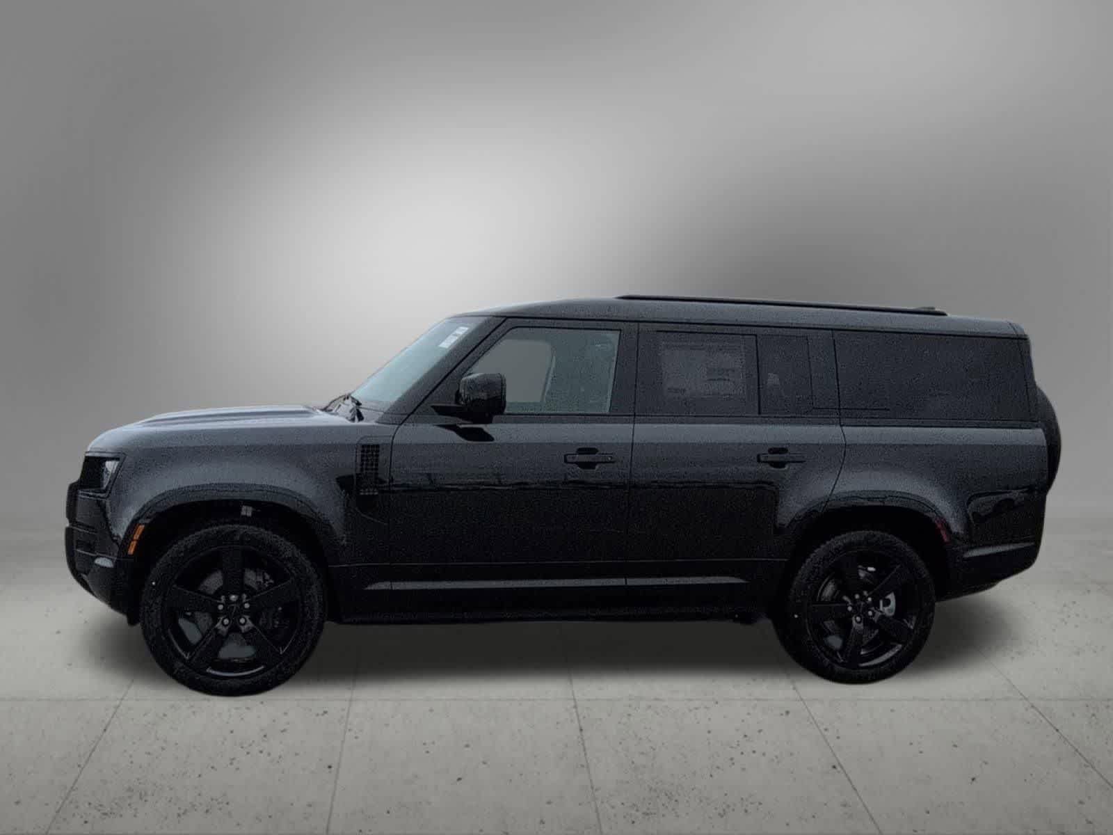 New 2026 Land Rover Defender 130 X-Dynamic SE AWD/4WD image 3
