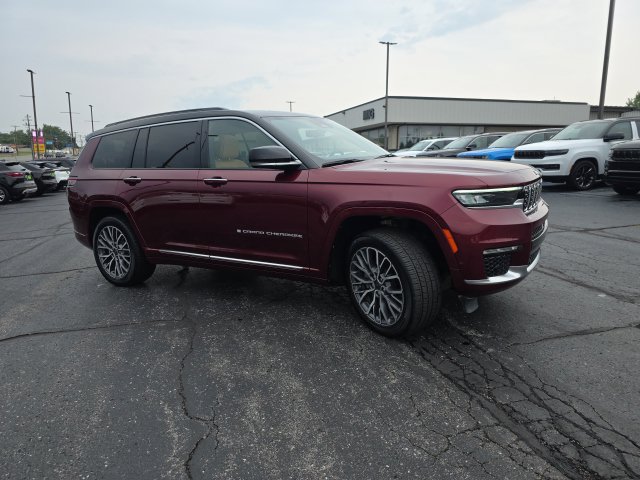 Used 2025 Jeep Grand Cherokee L Summit AWD/4WD image 8