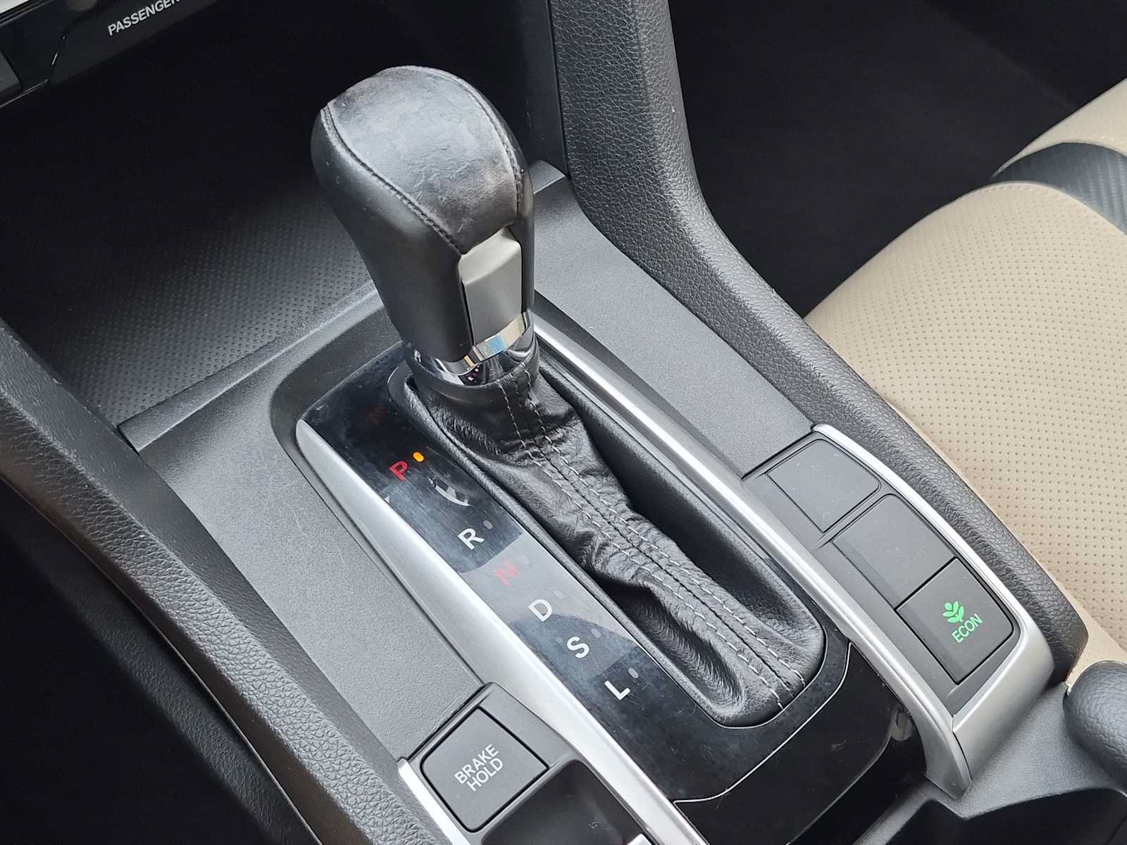 Used 2018 Honda Civic Touring image 30