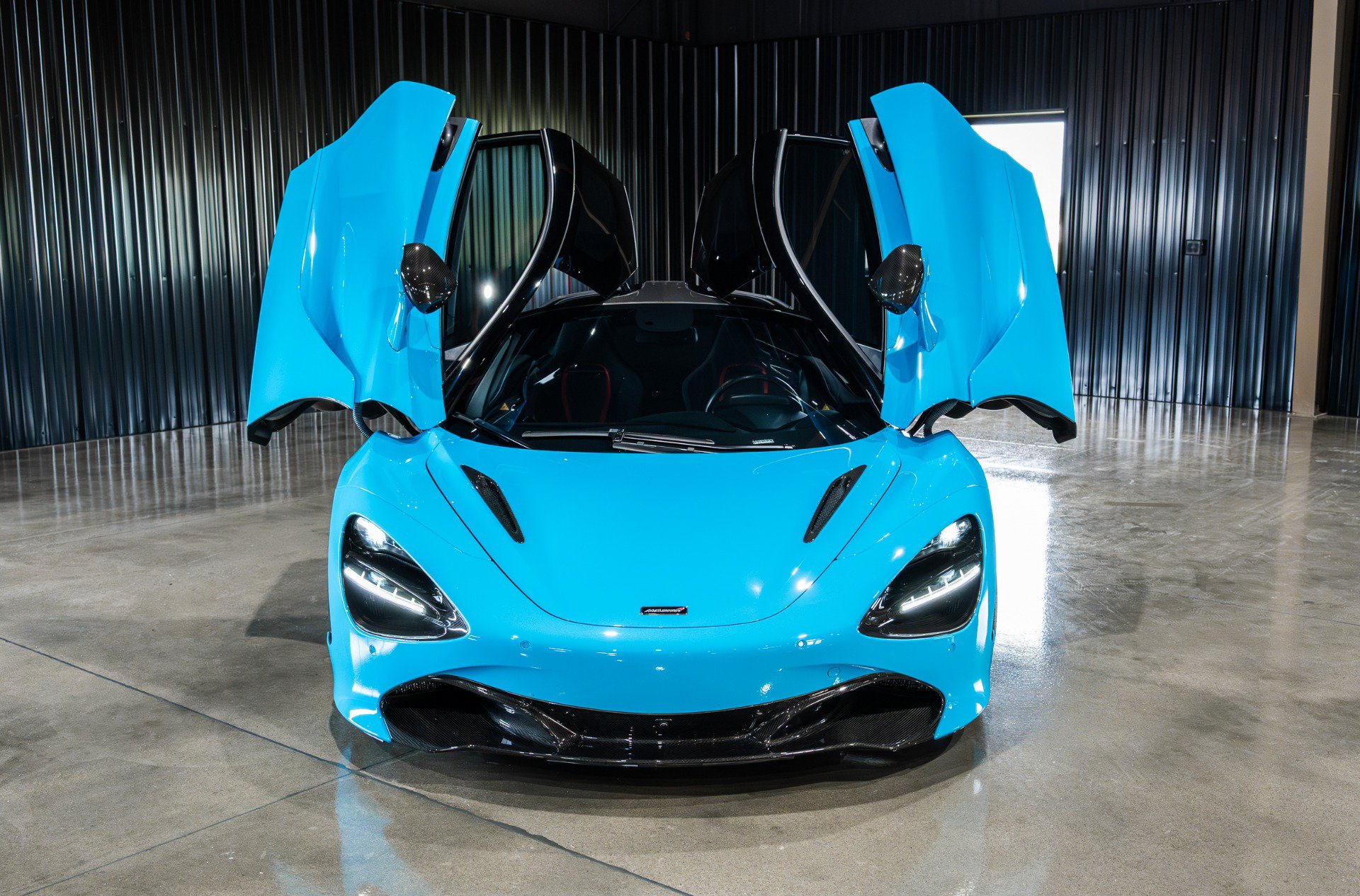 Used 2018 McLaren 720S RWD image 4