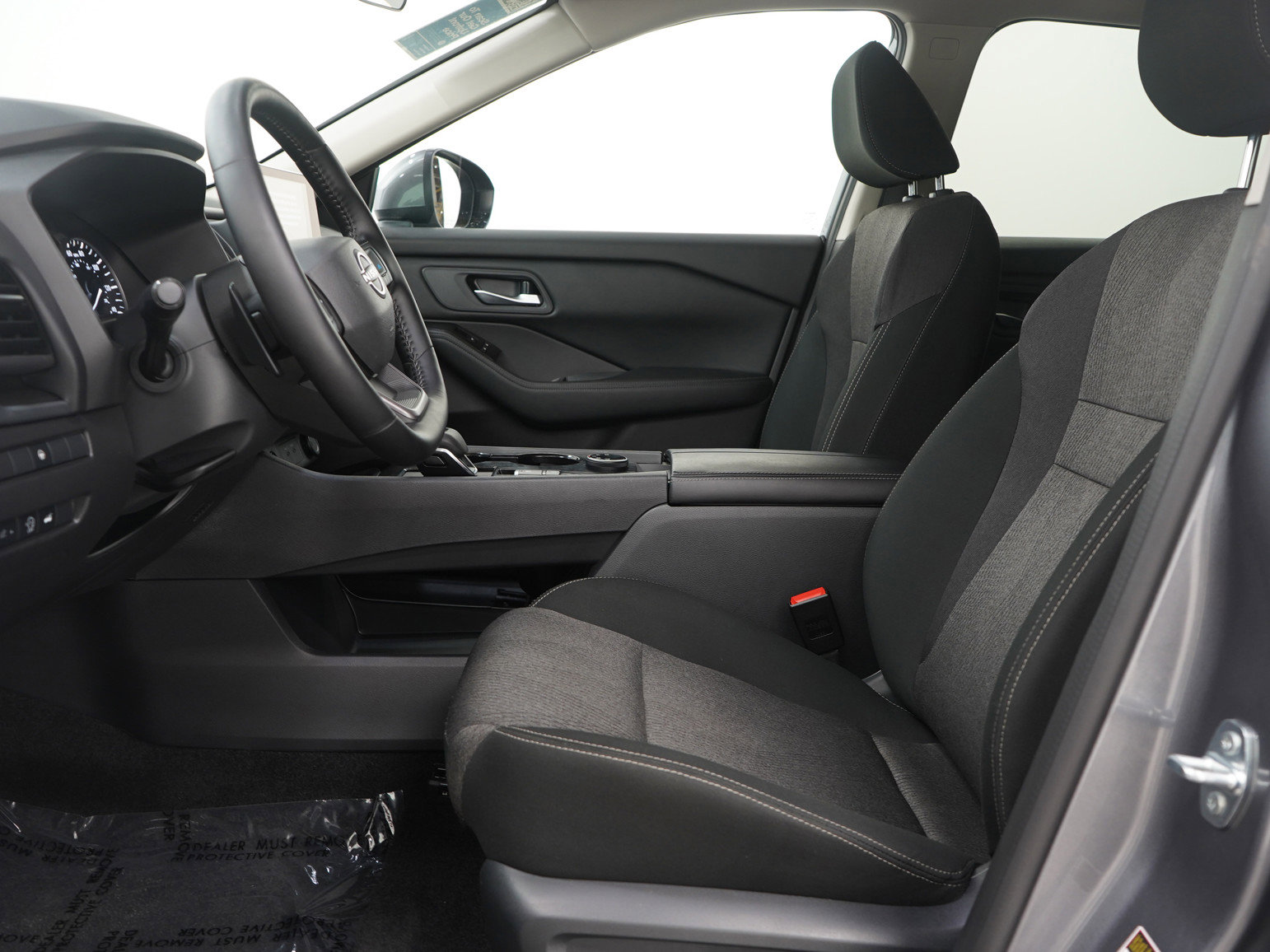 Used 2025 Nissan Rogue SV image 24