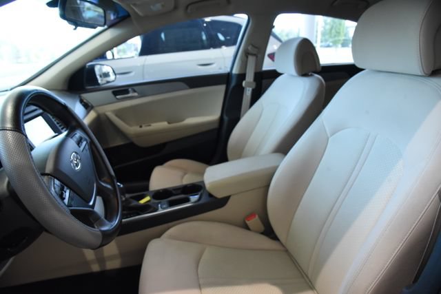 Used 2017 Hyundai Sonata SE FWD image 17