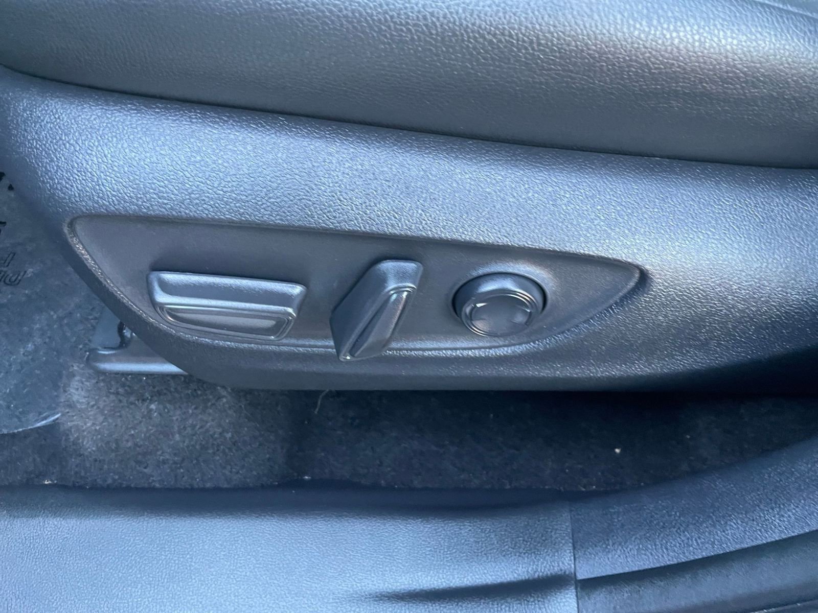 Used 2025 Toyota Grand Highlander FWD image 23