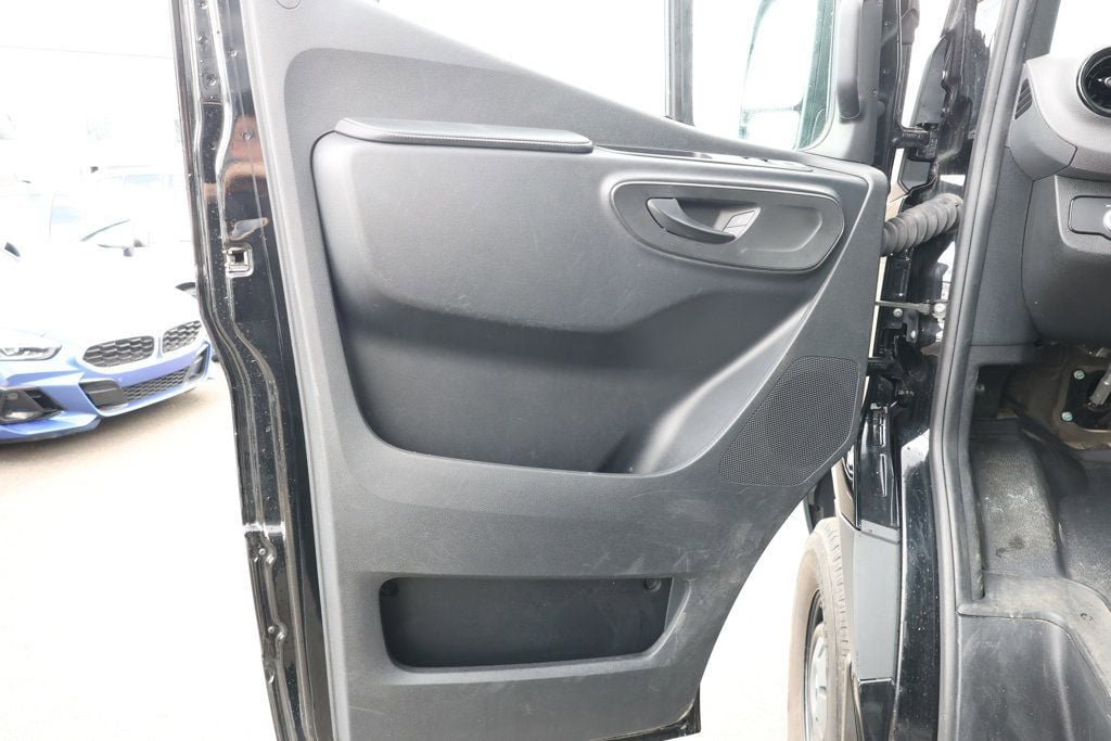 Used 2023 Mercedes-Benz Sprinter 2500 w/ Acoustic Package image 10