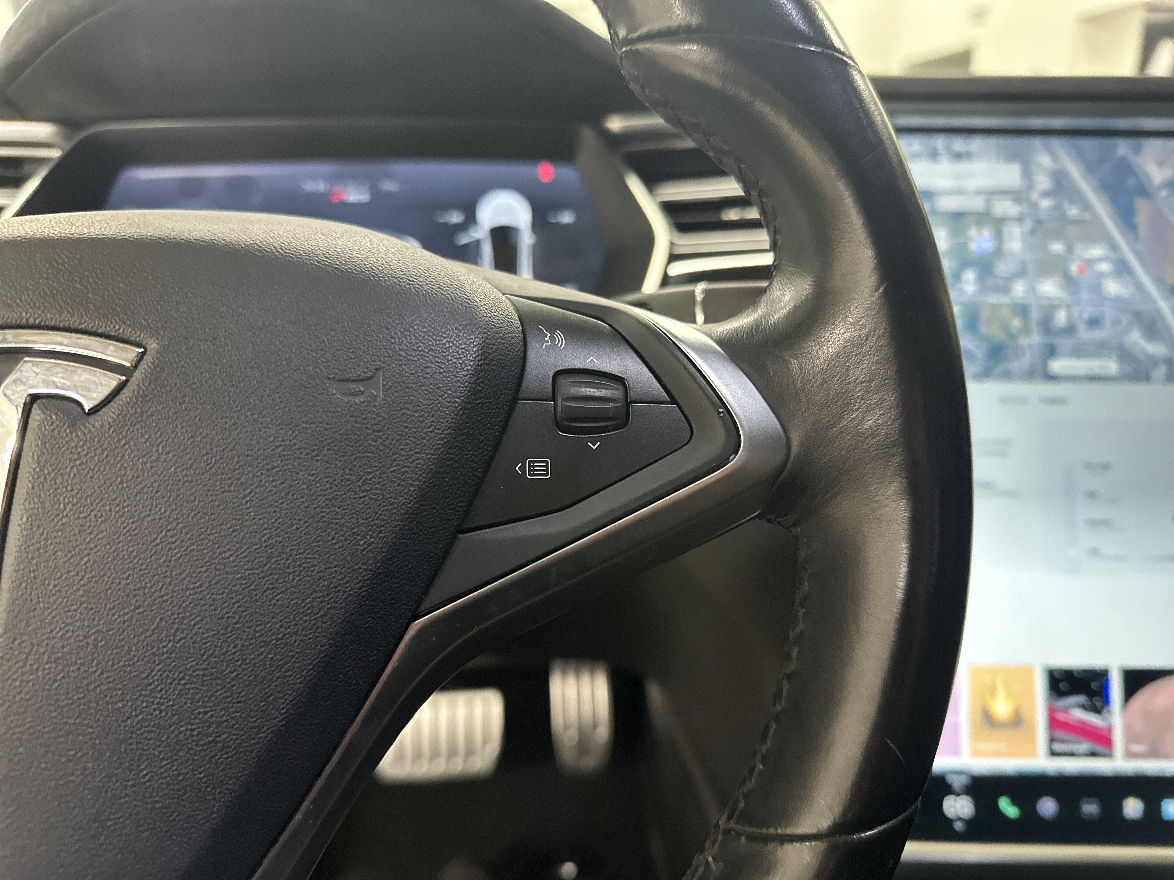 Used 2014 Tesla Model S 85 RWD image 20