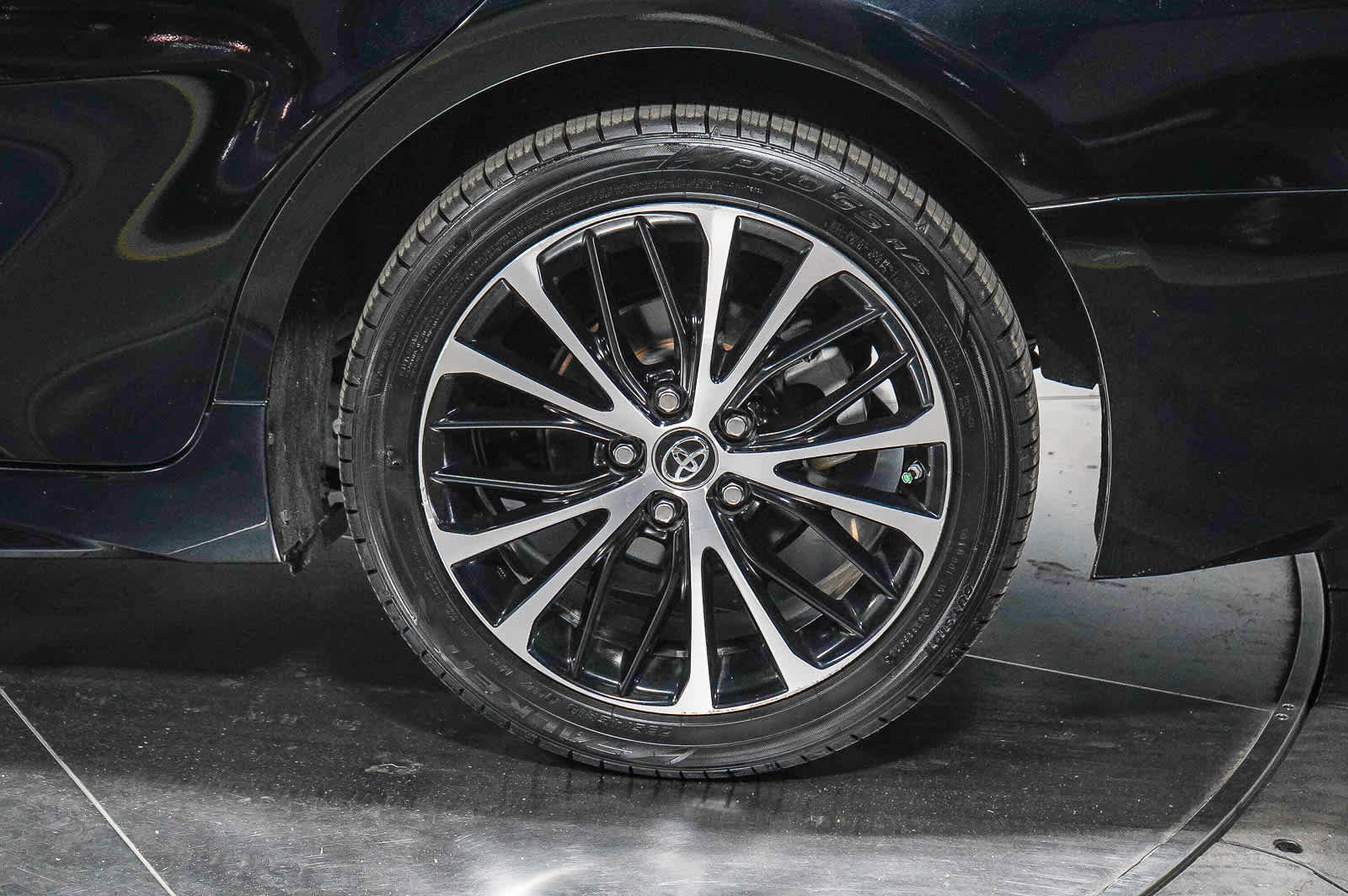 Used 2018 Toyota Camry SE w/ Protection Package (Q2) image 12