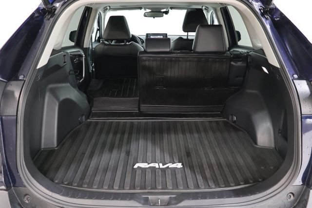 Used 2022 Toyota RAV4 XLE Premium AWD/4WD image 33