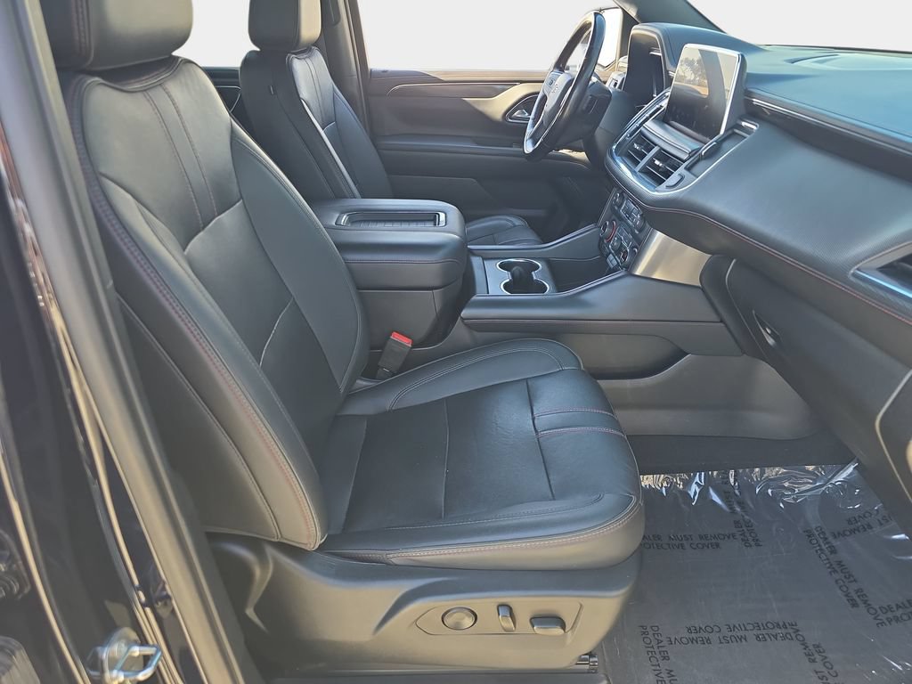 Used 2022 Chevrolet Tahoe RST w/ Luxury Package AWD/4WD image 12