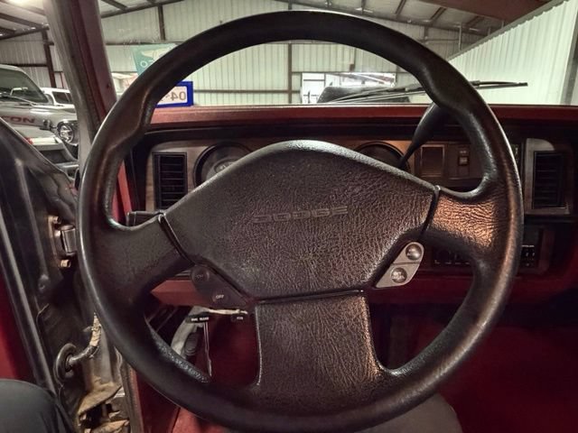 Used 1993 Dodge D/W Truck 150 RWD image 13