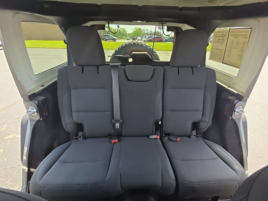 Used 2019 Jeep Wrangler Unlimited Sport S AWD/4WD image 35