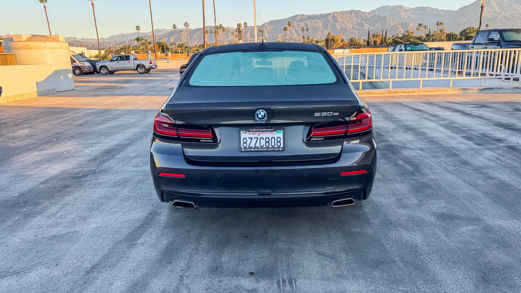 Used 2022 BMW 530e w/ Premium Package RWD image 8