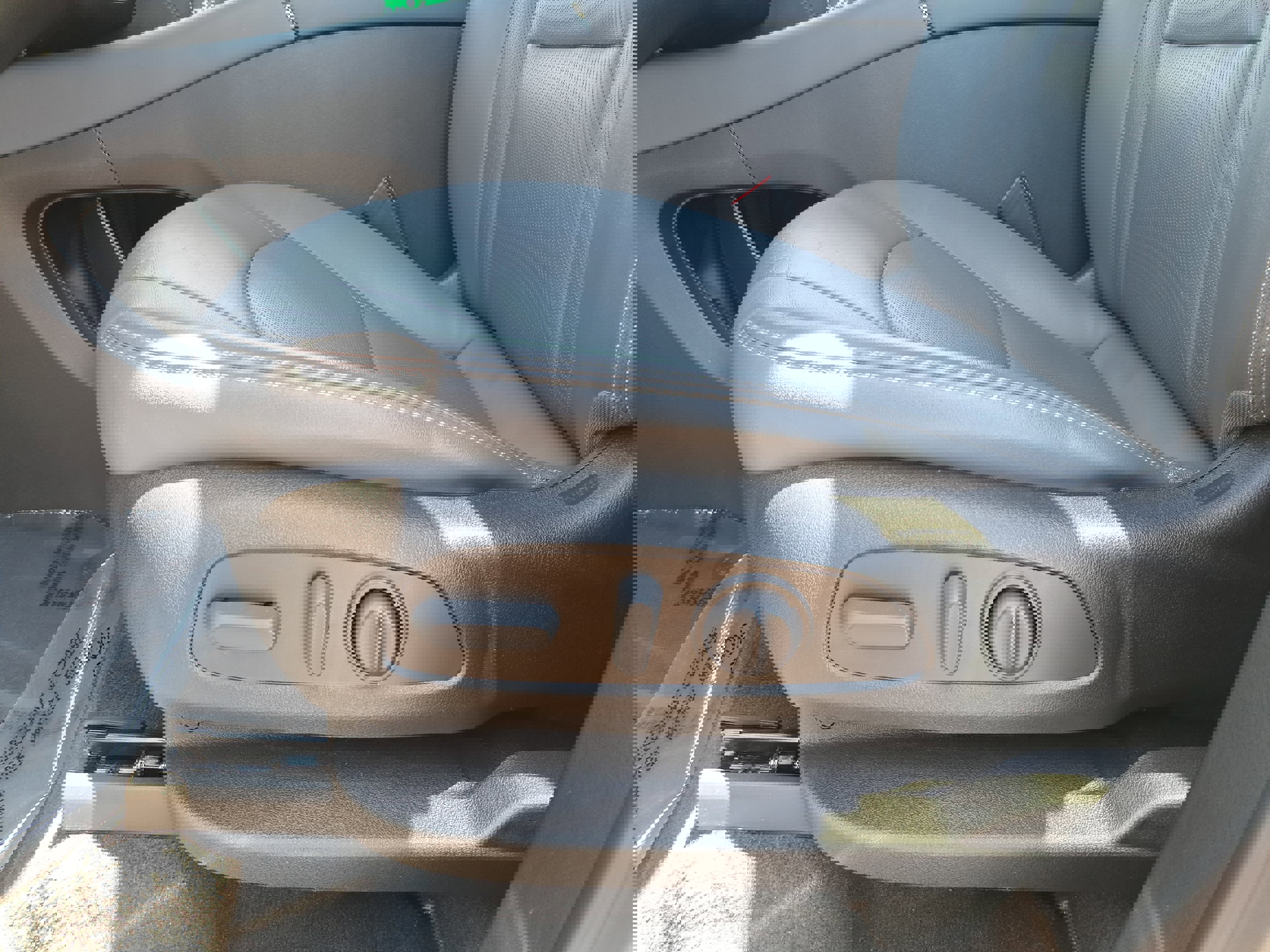 Used 2023 Buick Enclave Essence AWD/4WD image 27