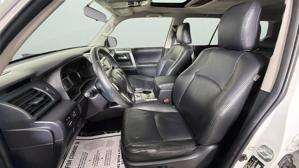 Used 2015 Toyota 4Runner SR5 AWD/4WD image 17