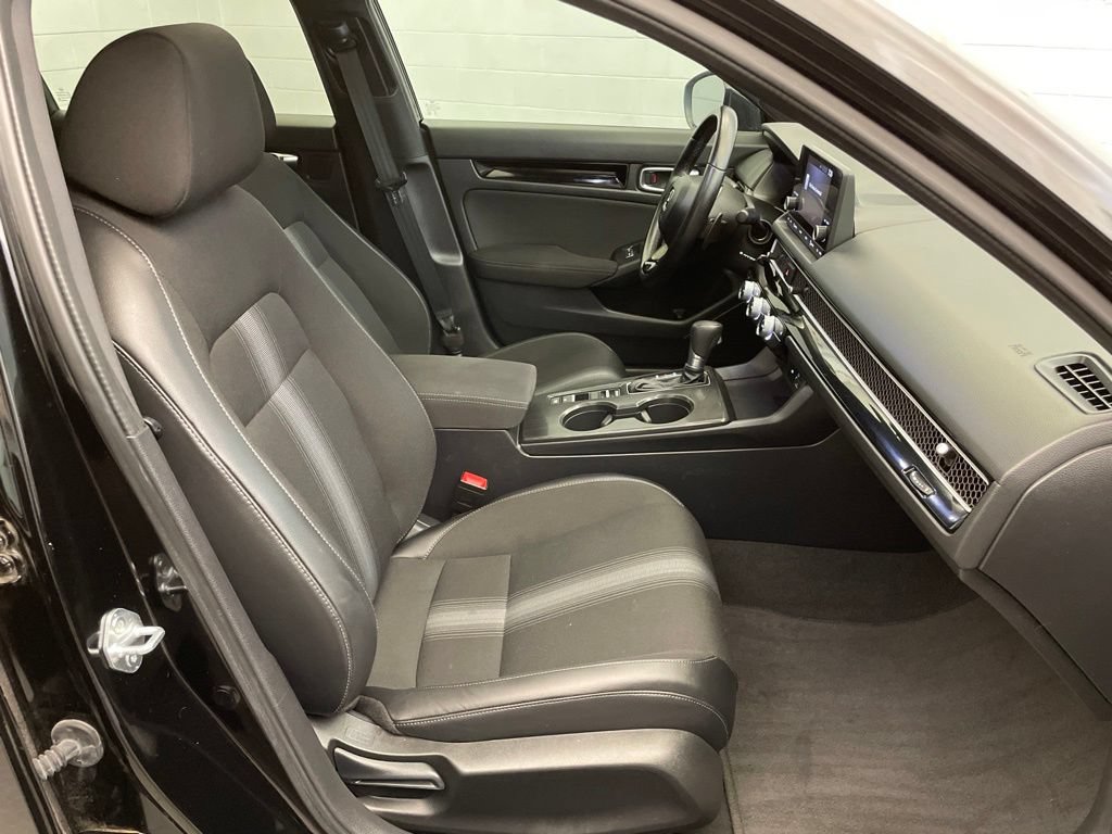 Used 2025 Honda Civic Sport image 32