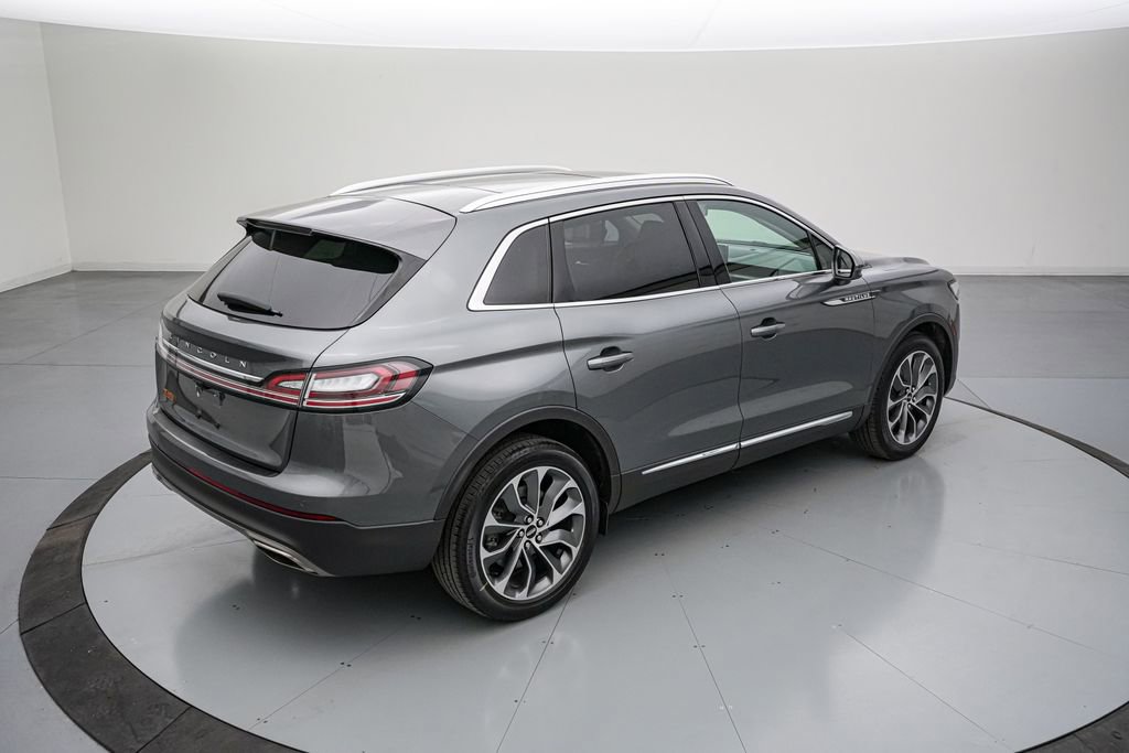 Used 2023 Lincoln Nautilus Reserve image 4