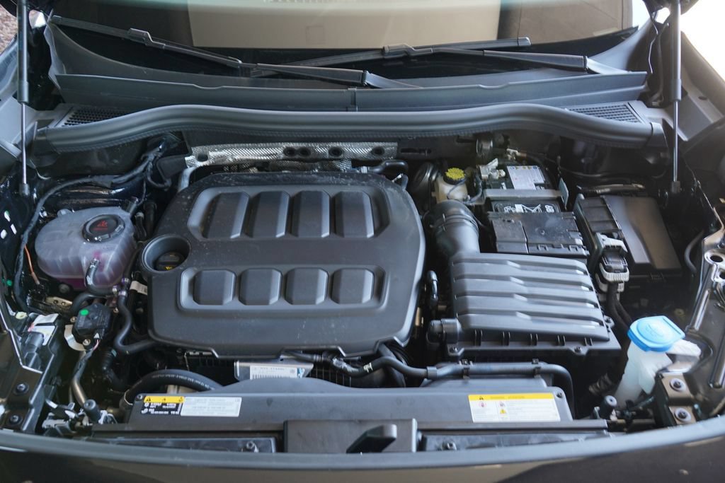 New 2026 Volkswagen Tiguan SE R-Line FWD image 40