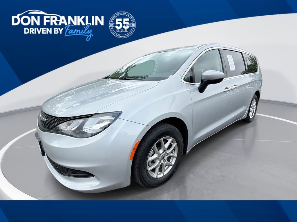 Used 2022 Chrysler Voyager LX FWD image 1