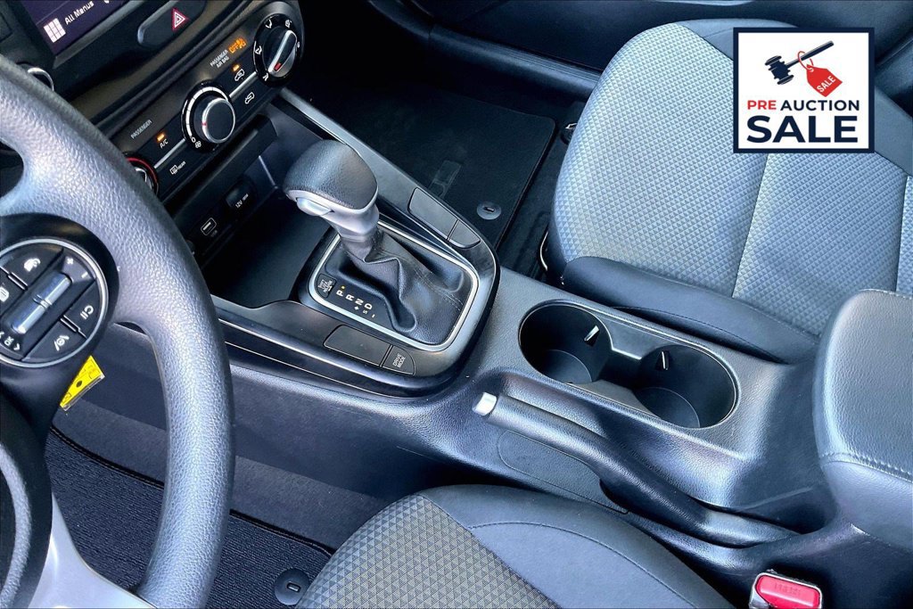Used 2025 Kia Soul LX w/ LX Technology Package FWD image 16