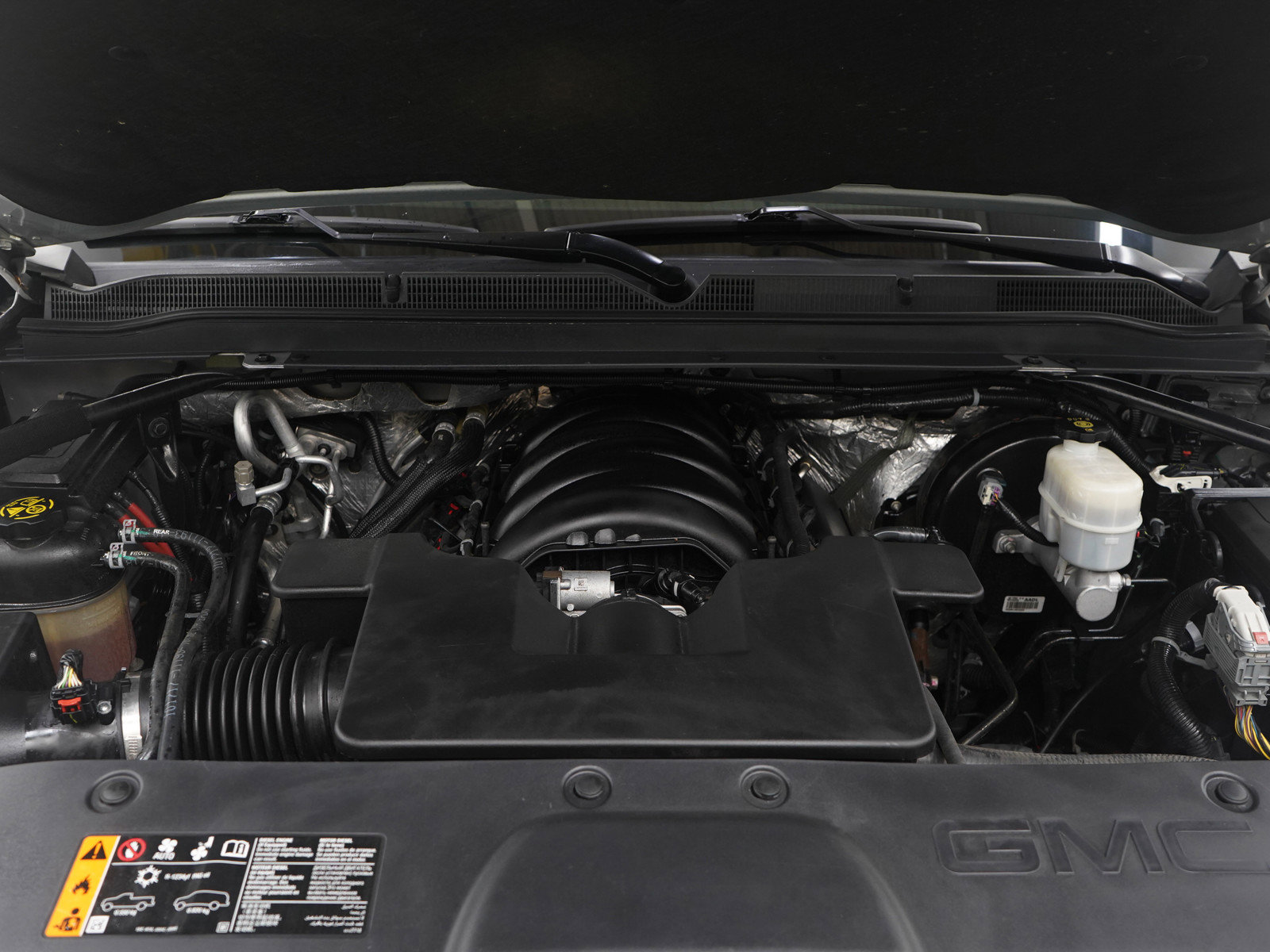 Used 2018 GMC Yukon XL Denali w/ Open Road Package image 34