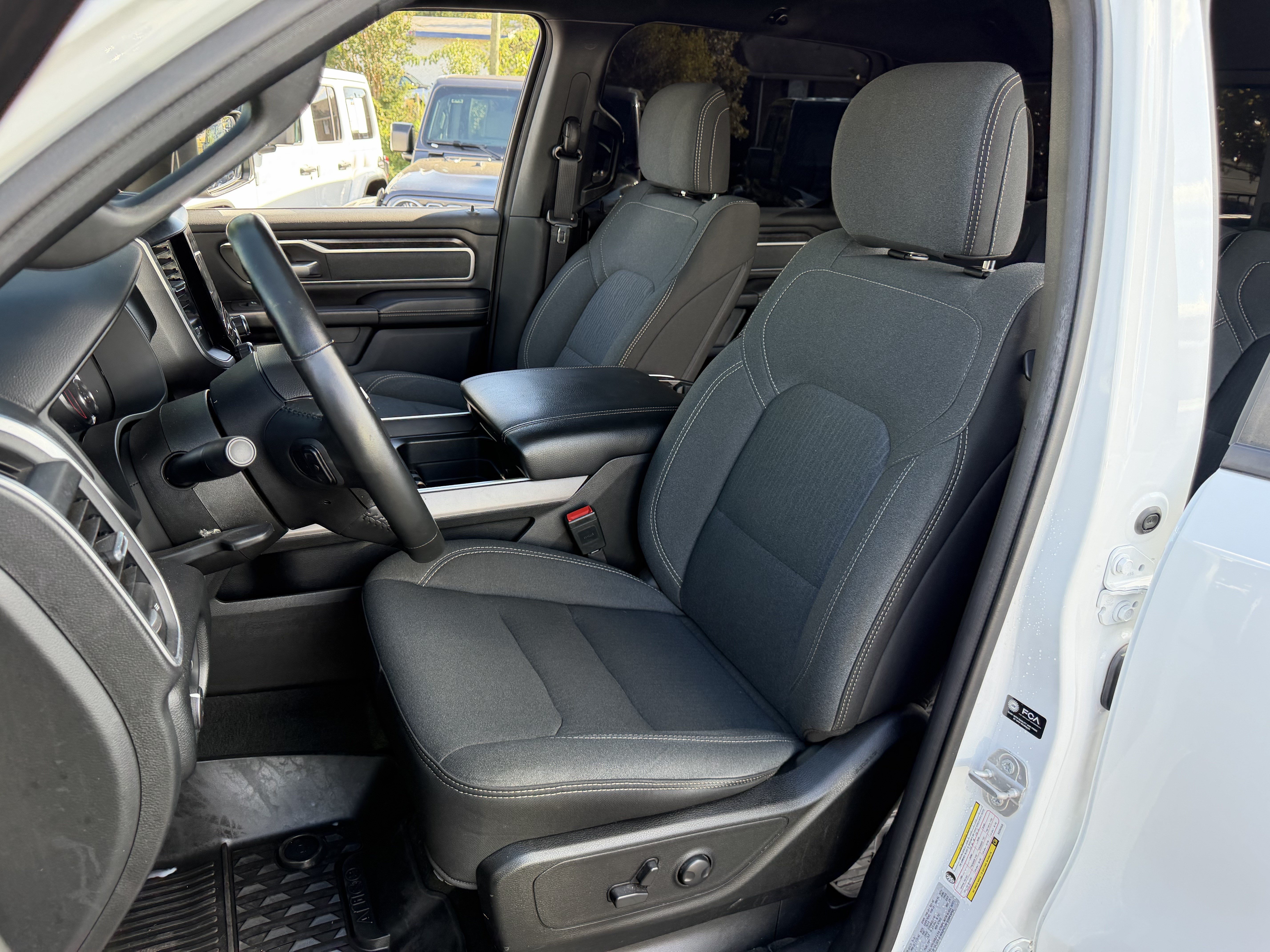 Used 2022 RAM 1500 Big Horn AWD/4WD image 16