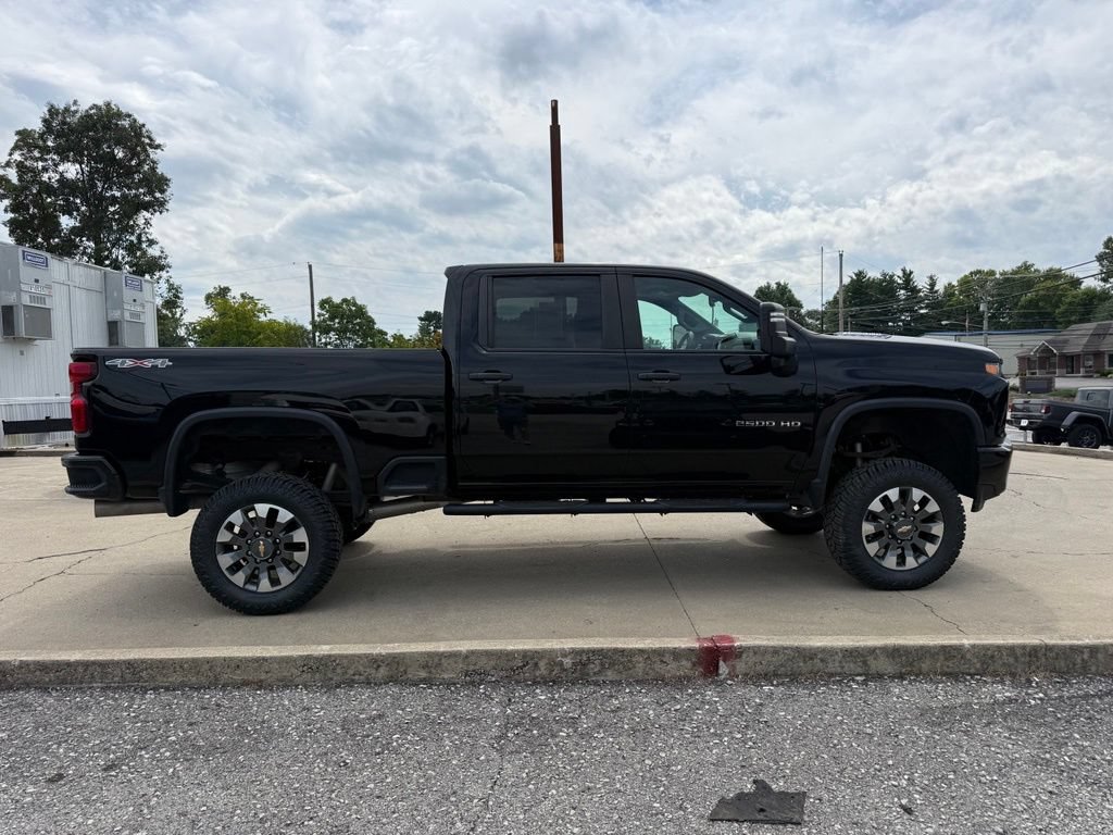 Used 2022 Chevrolet Silverado 2500 Custom w/ Custom Value Package AWD/4WD image 5