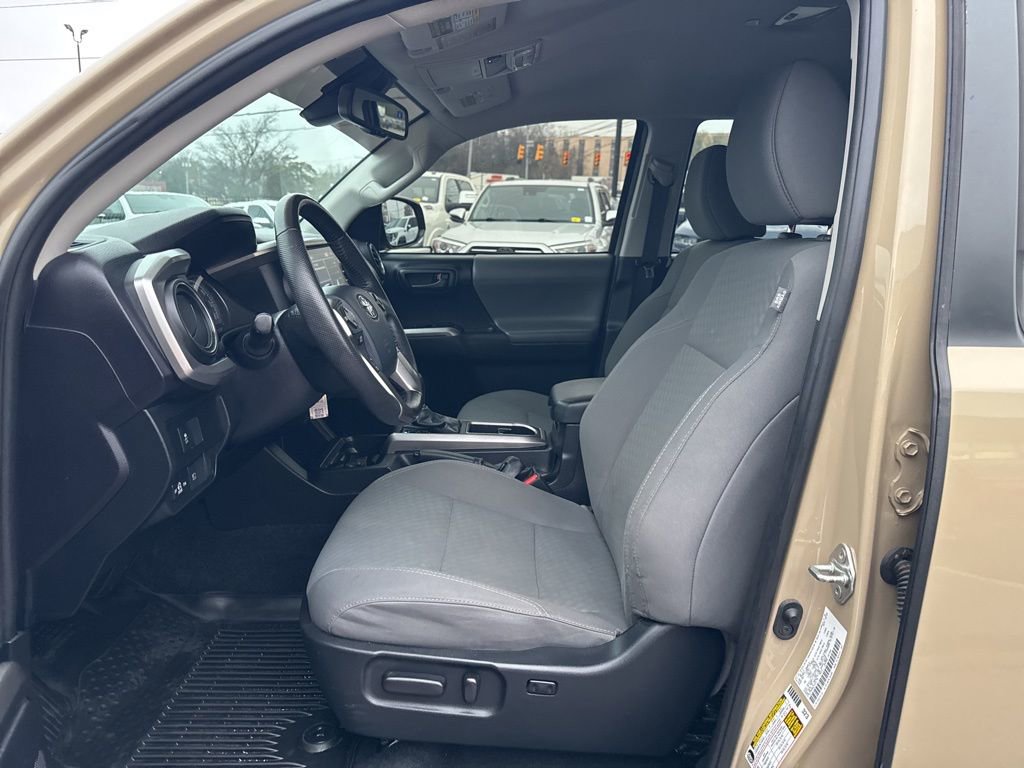 Used 2020 Toyota Tacoma SR5 image 14