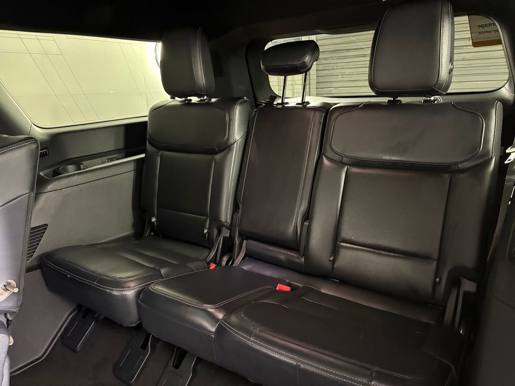 Certified 2025 Ford Expedition Max Platinum w/ Stealth Performance Package AWD/4WD image 32