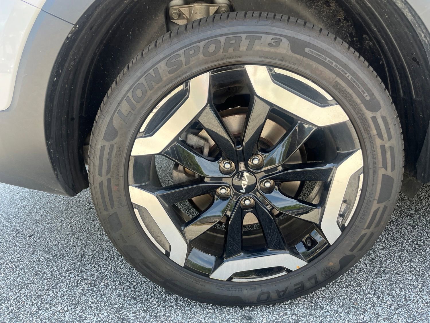 Used 2025 Kia Telluride S FWD image 21
