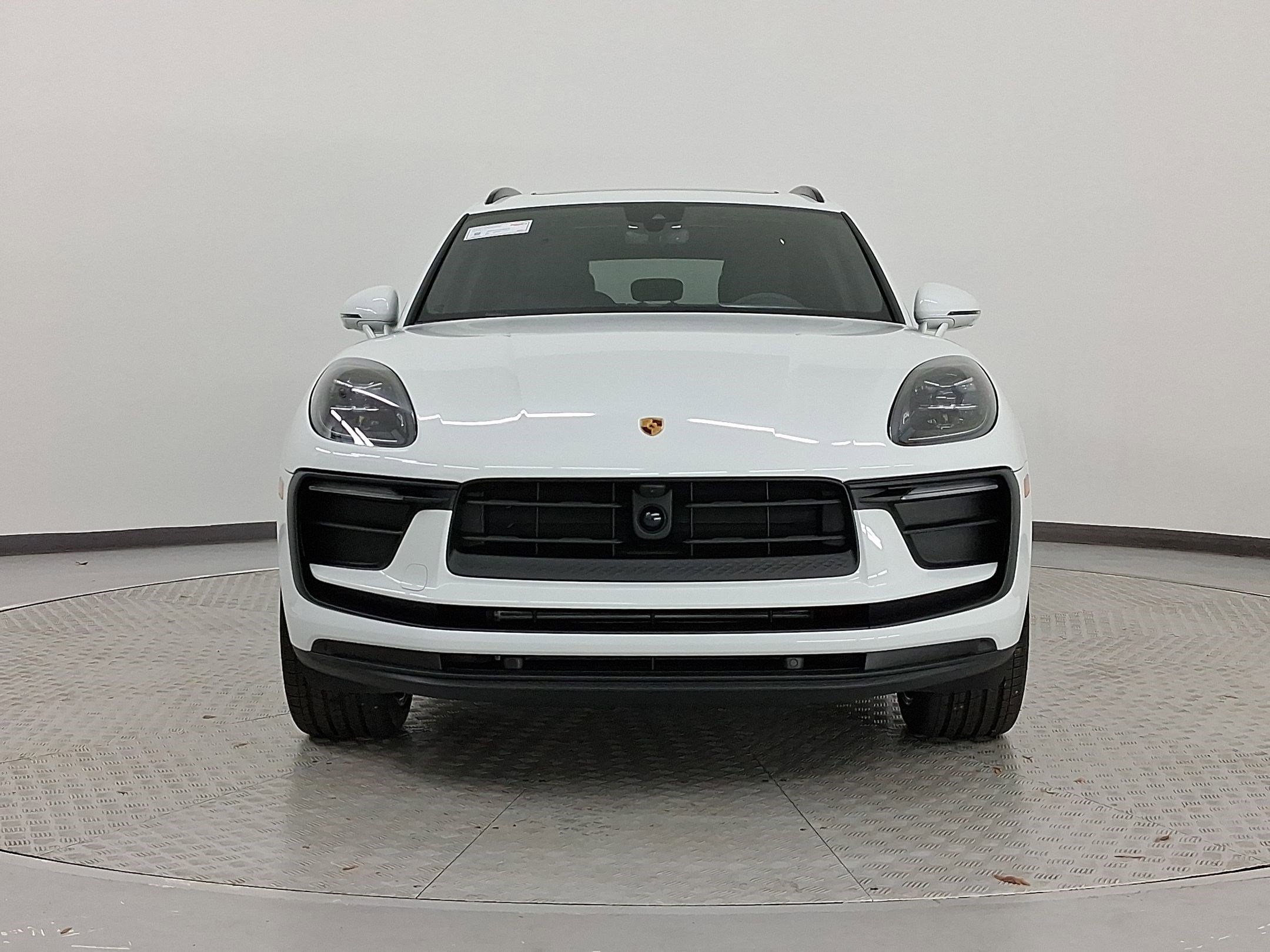 Used 2026 Porsche Macan image 6