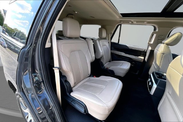 Used 2024 Ford Expedition Limited AWD/4WD image 25